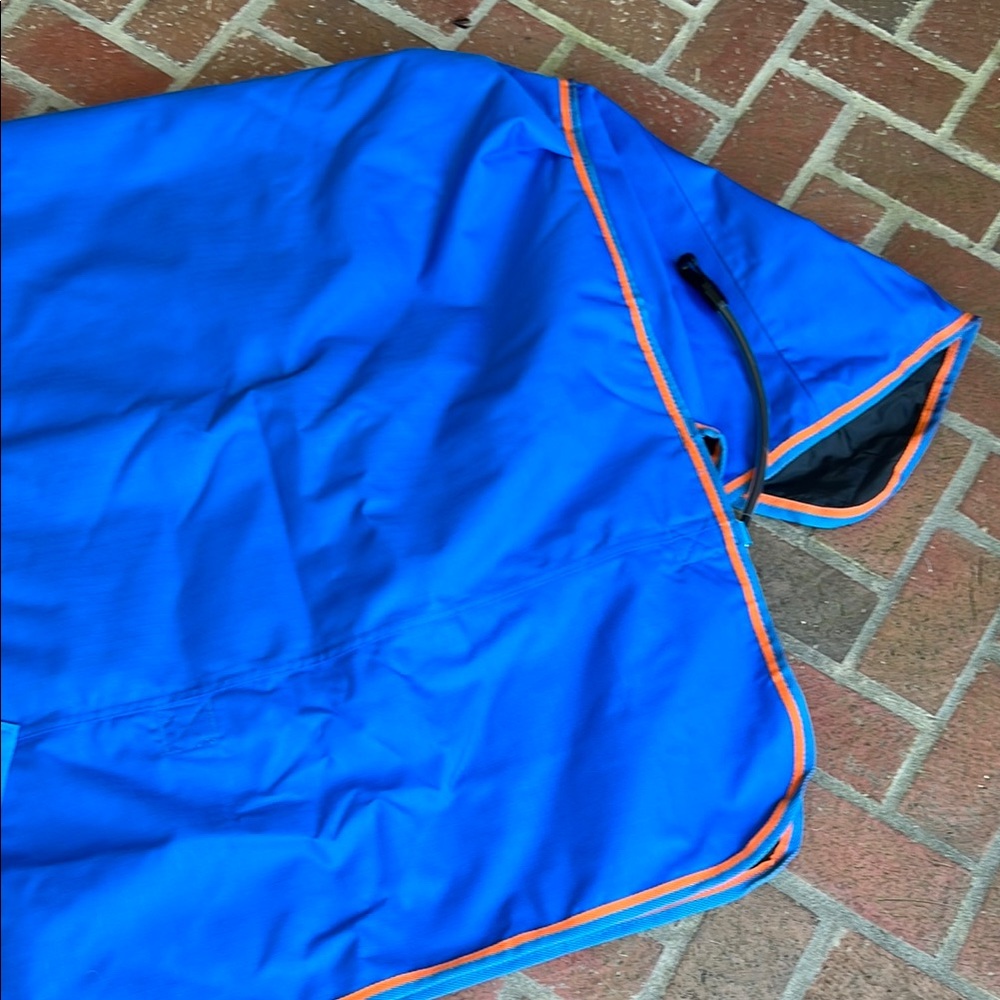 Shires Highlander Plus 200g Turnout Blanket - Picture 5 of 9